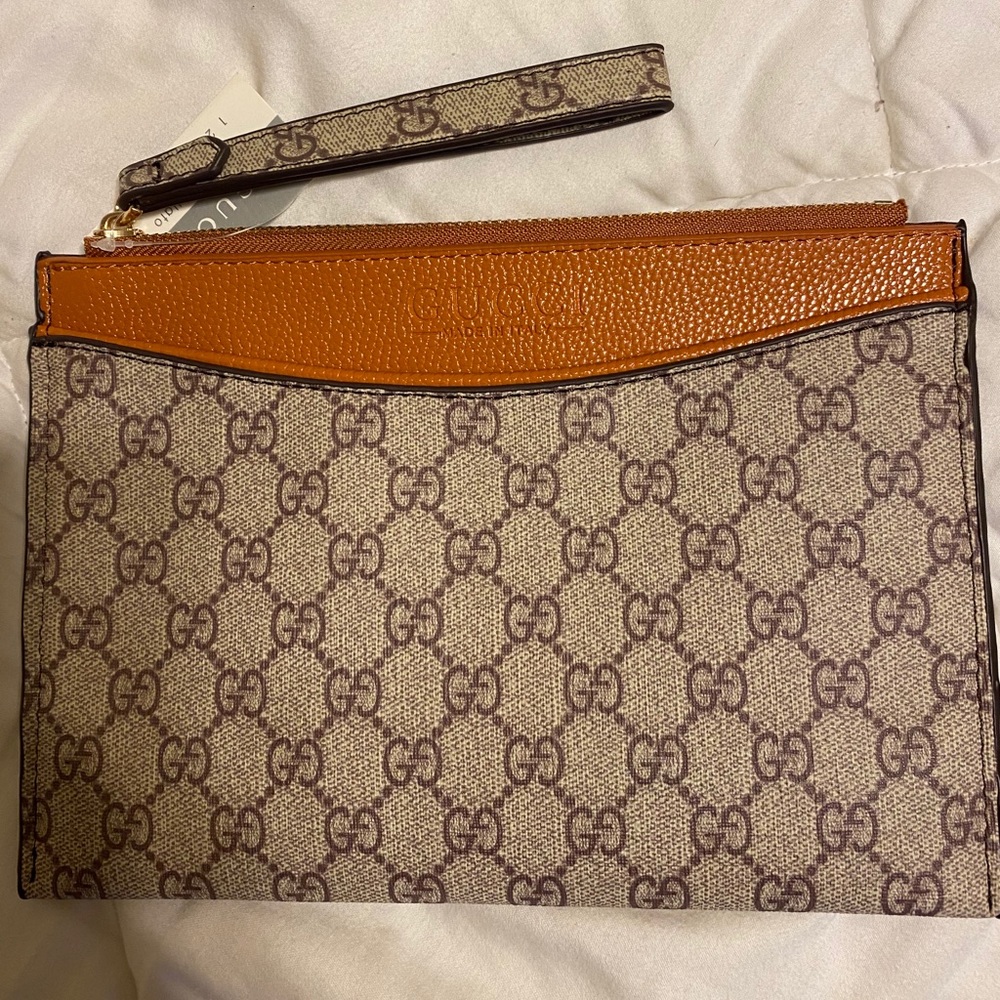 *fake* Gucci wristlet
